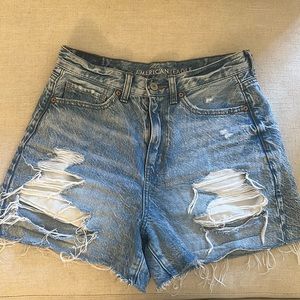 Size 4 American eagle, mom, short, high-rise